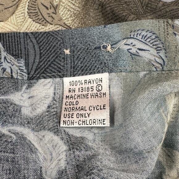 Pierre Cardin Shirt Mens XL Rayon Marlin Fish Print Button Up Vintage Style - Picture 7 of 10